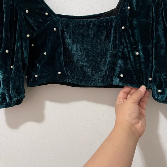 Used only once URBAN OUTFITTERS Velvet Crop top with pearl detail - Picture 5 of 8